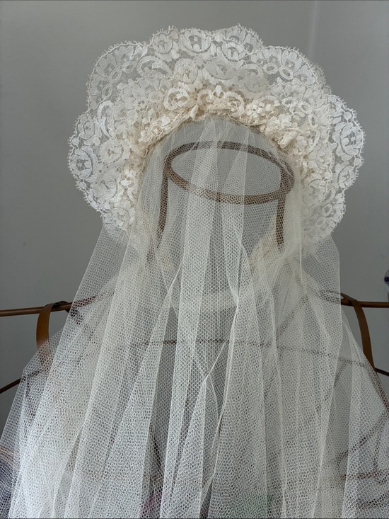 Antique Other - Antique Cream Lace Bridal headpiece with Scalloped Silk Veil